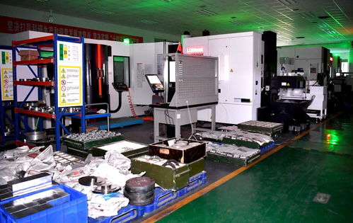 中國(guó)火箭零部件研發(fā)工廠,夜間無(wú)需專(zhuān)人看管,機(jī)器可正常運(yùn)轉(zhuǎn)